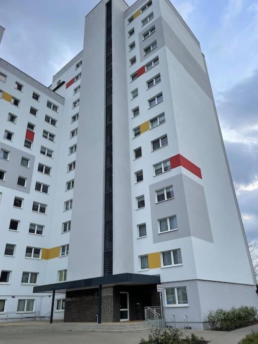 Max Appartements Нойбранденбург Экстерьер фото
