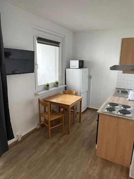 Max Appartements Нойбранденбург Экстерьер фото