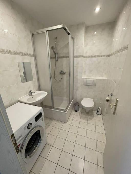 Max Appartements Нойбранденбург Экстерьер фото