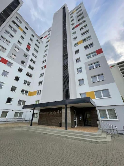 Max Appartements Нойбранденбург Экстерьер фото